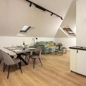 https://beachside-apartment-attico.splithotels.org